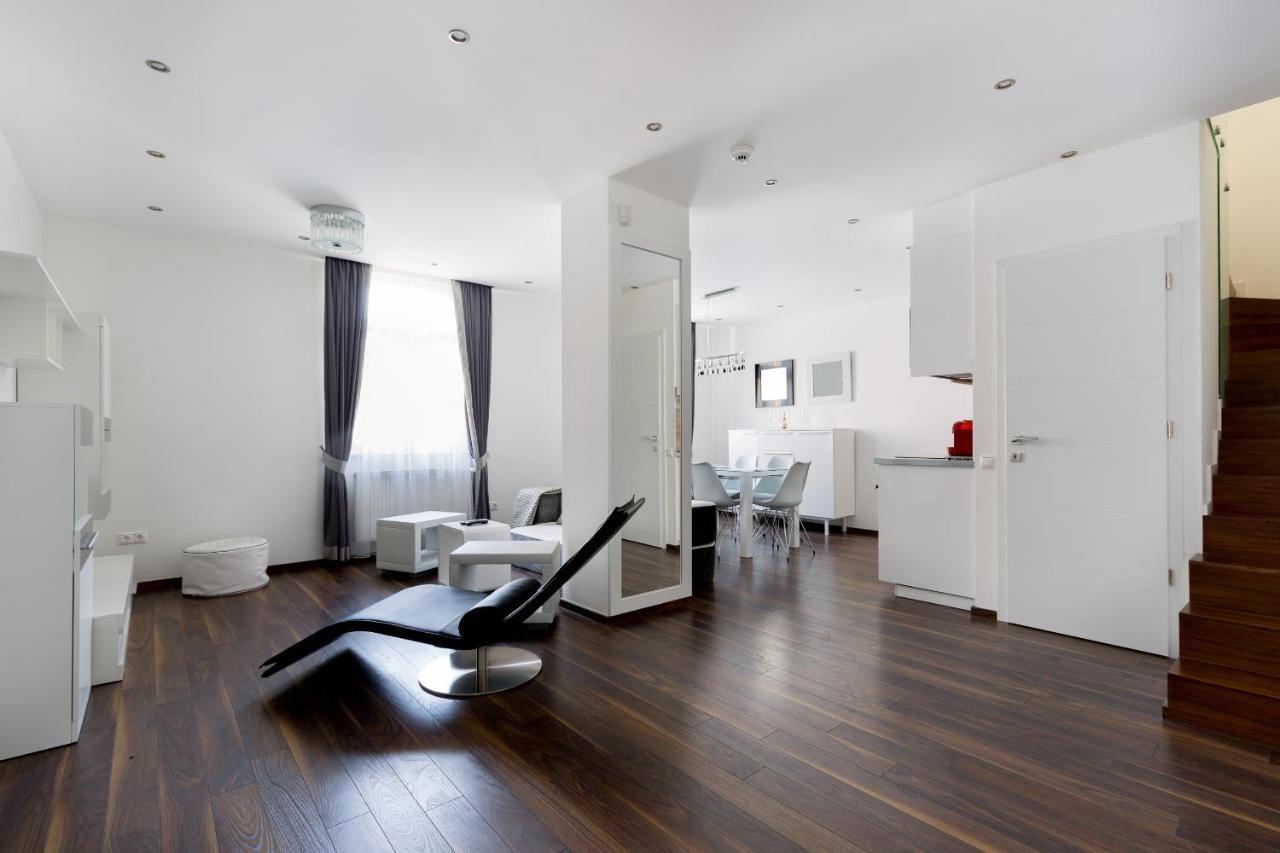 Budapest Central Square 2 Bedrooms Suite - Michaelides Voeroesmarty Square Residences Dış mekan fotoğraf