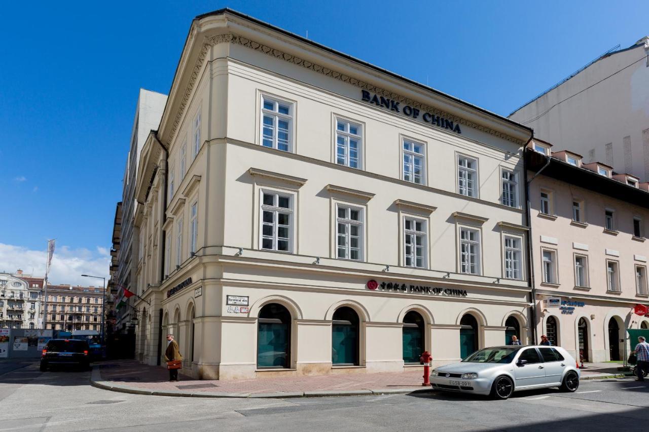Budapest Central Square 2 Bedrooms Suite - Michaelides Voeroesmarty Square Residences Dış mekan fotoğraf