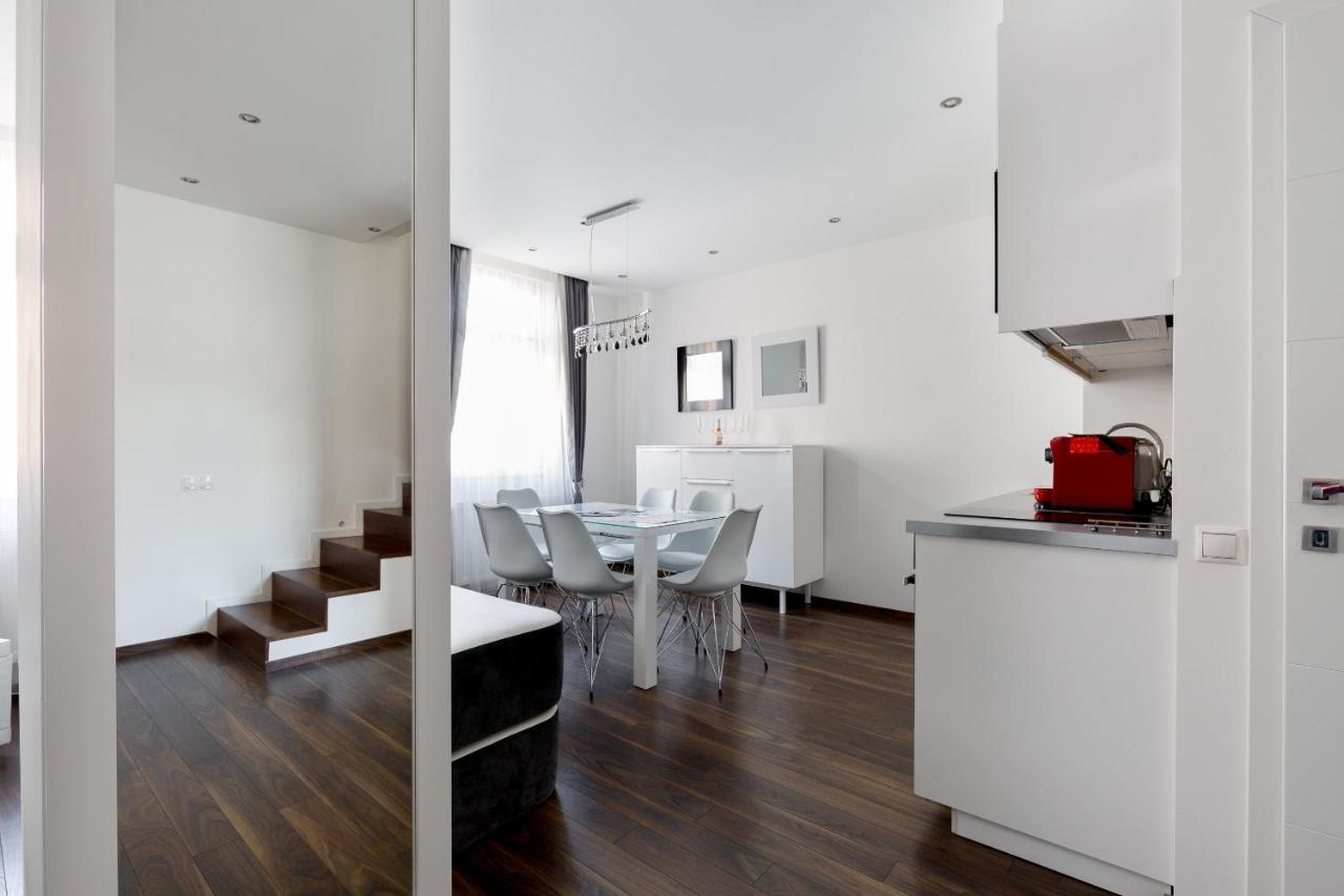 Budapest Central Square 2 Bedrooms Suite - Michaelides Voeroesmarty Square Residences Dış mekan fotoğraf
