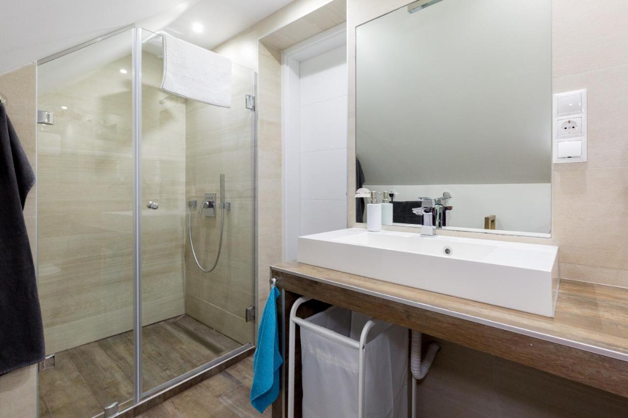 Budapest Central Square 2 Bedrooms Suite - Michaelides Voeroesmarty Square Residences Dış mekan fotoğraf