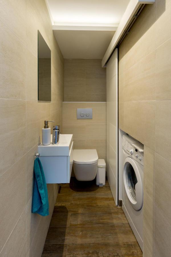 Budapest Central Square 2 Bedrooms Suite - Michaelides Voeroesmarty Square Residences Dış mekan fotoğraf
